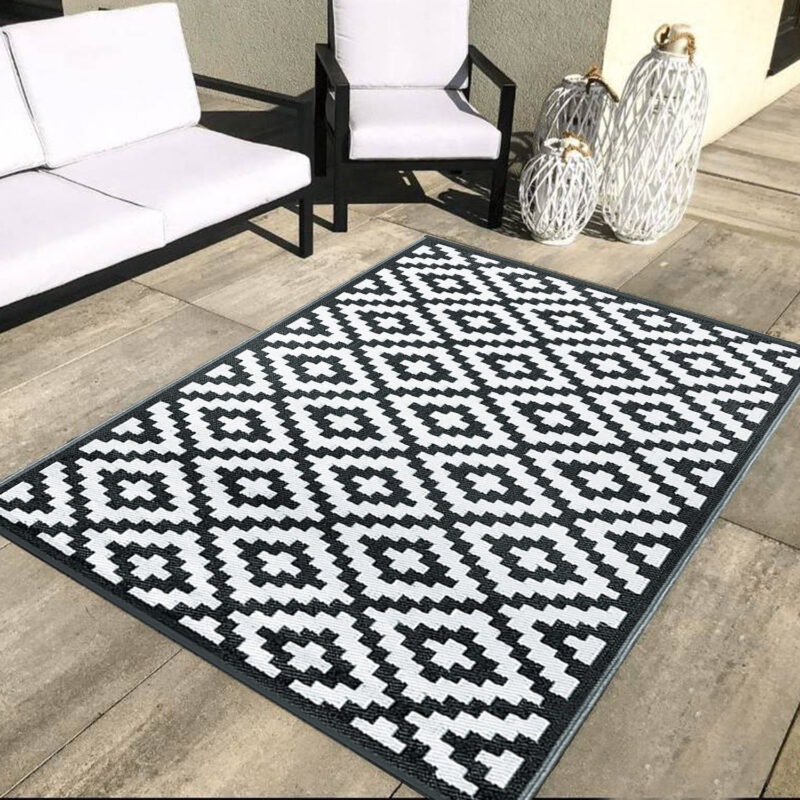 Green Decore Nirvana Black/White Reversible Plastic Outdoor Rug - 120cmx180cm (4ftx6ft)